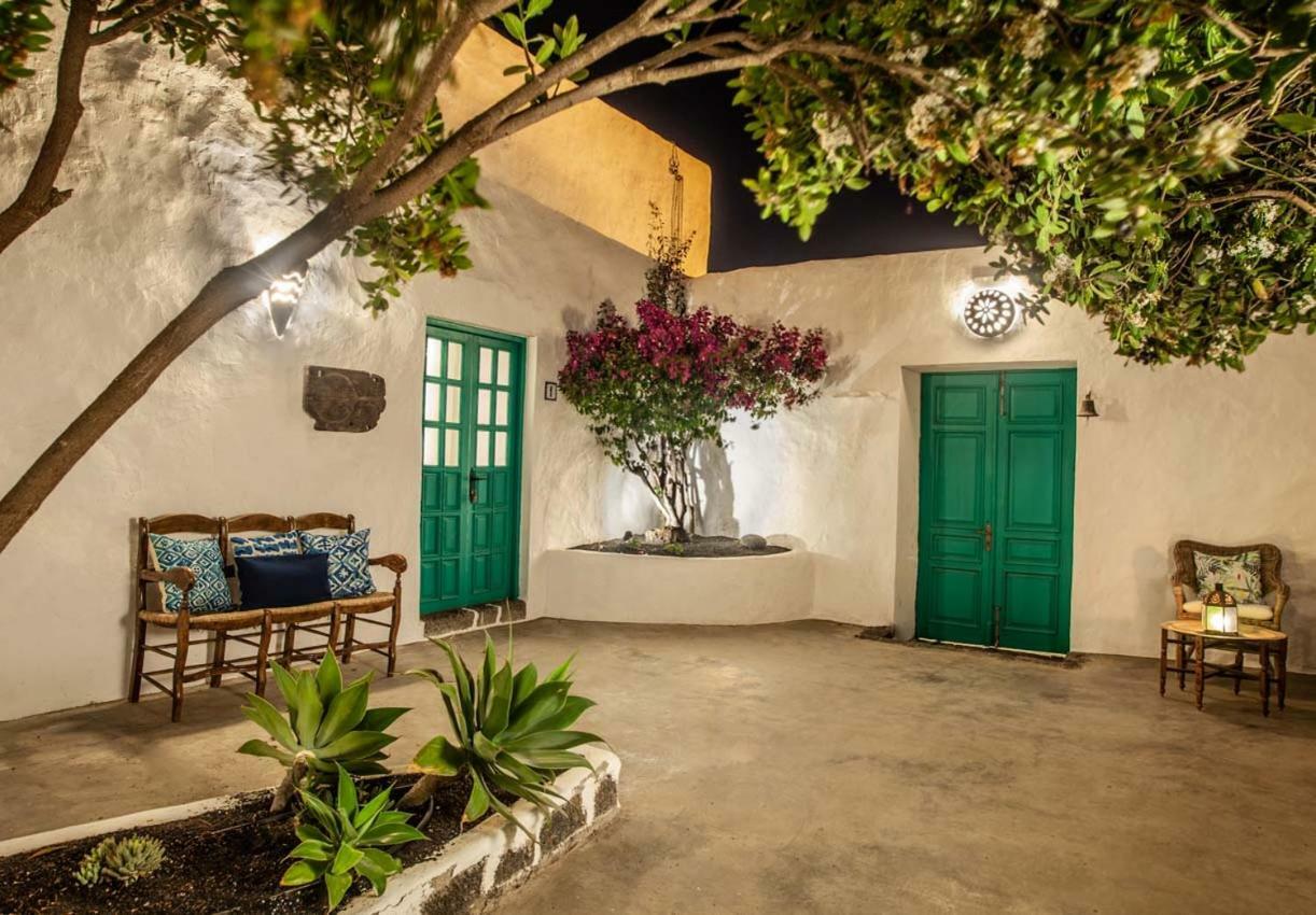 Los Lirios Hotel Rural - Adults Only Tías Εξωτερικό φωτογραφία